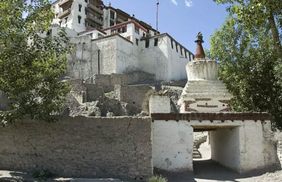 Stok Monastery - Vushii.com